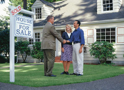 Jupiter Real Estate Agent with home buyers